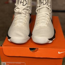 New Nike Hyperdunk Basketball Shoes Size 13