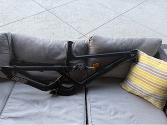 Yt Capra size L frame