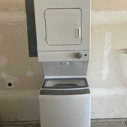 Stackable Washer and Dryer Unit (delivery available)