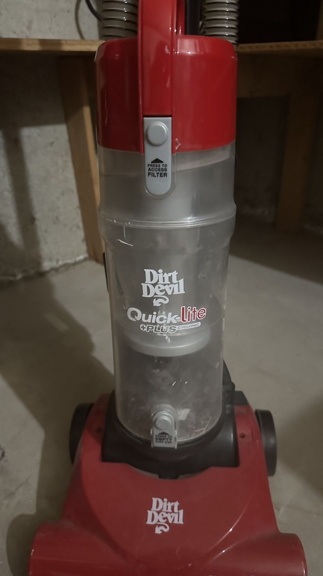 Dirt devil vacuum cleaner 