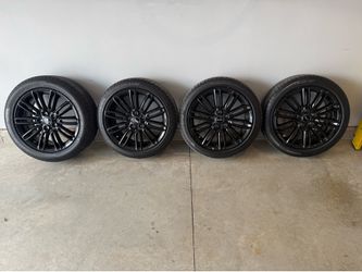 17” Wheels and Tires (Less than 500 miles)