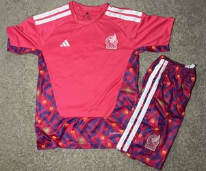 Adidas Mexico goalkeeper pink jersey and shorts kit