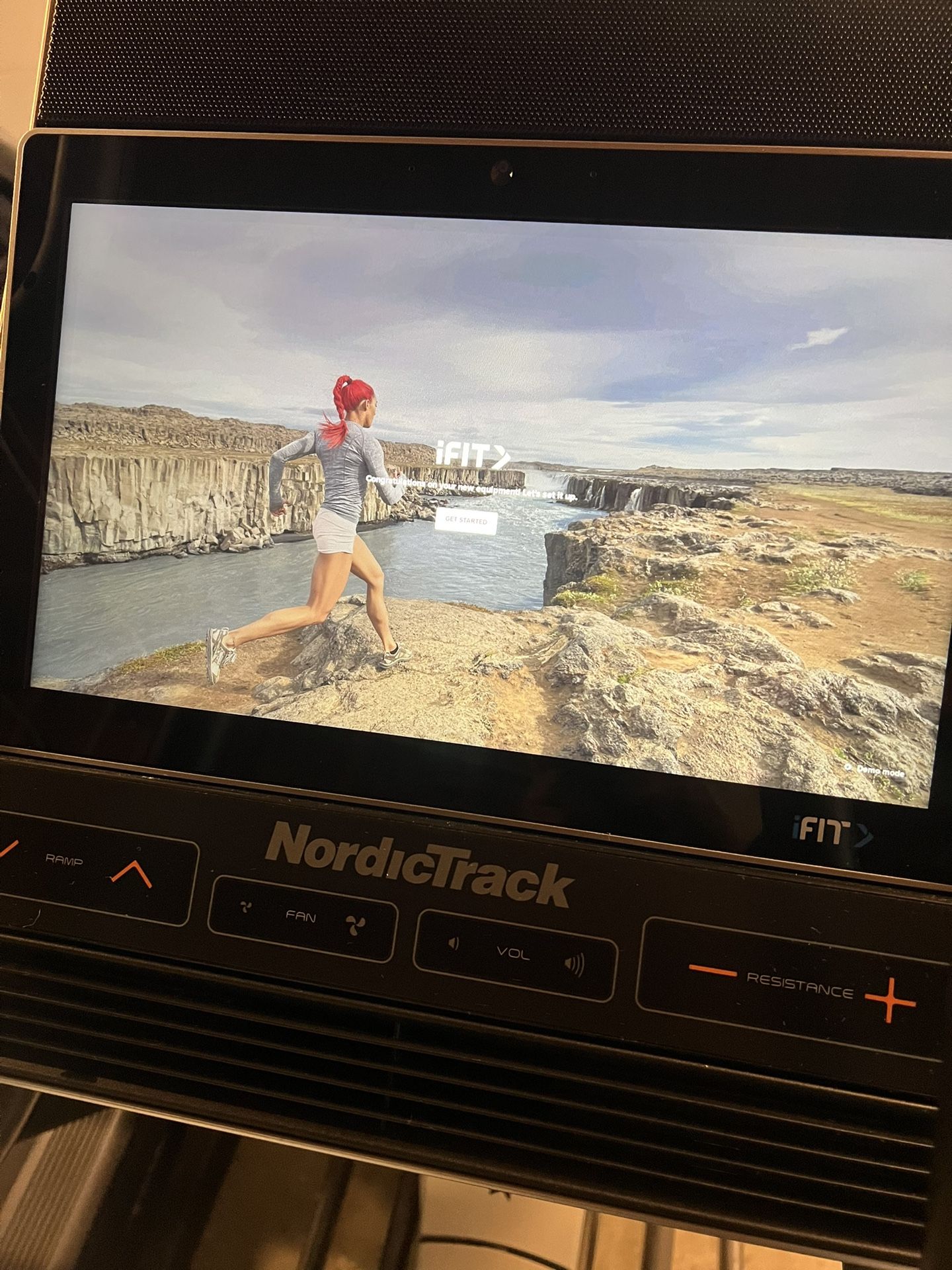 Nordic Track Commercial 14.9 Power Incline Elliptical