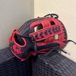 Soto Softball Glove Red & Black 12”