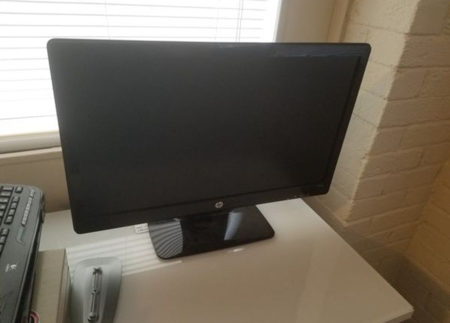 23 inch HP computer monitor