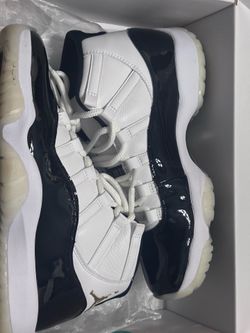 JORDAN 11s US9.5