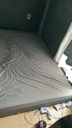 Queen memory form mattress