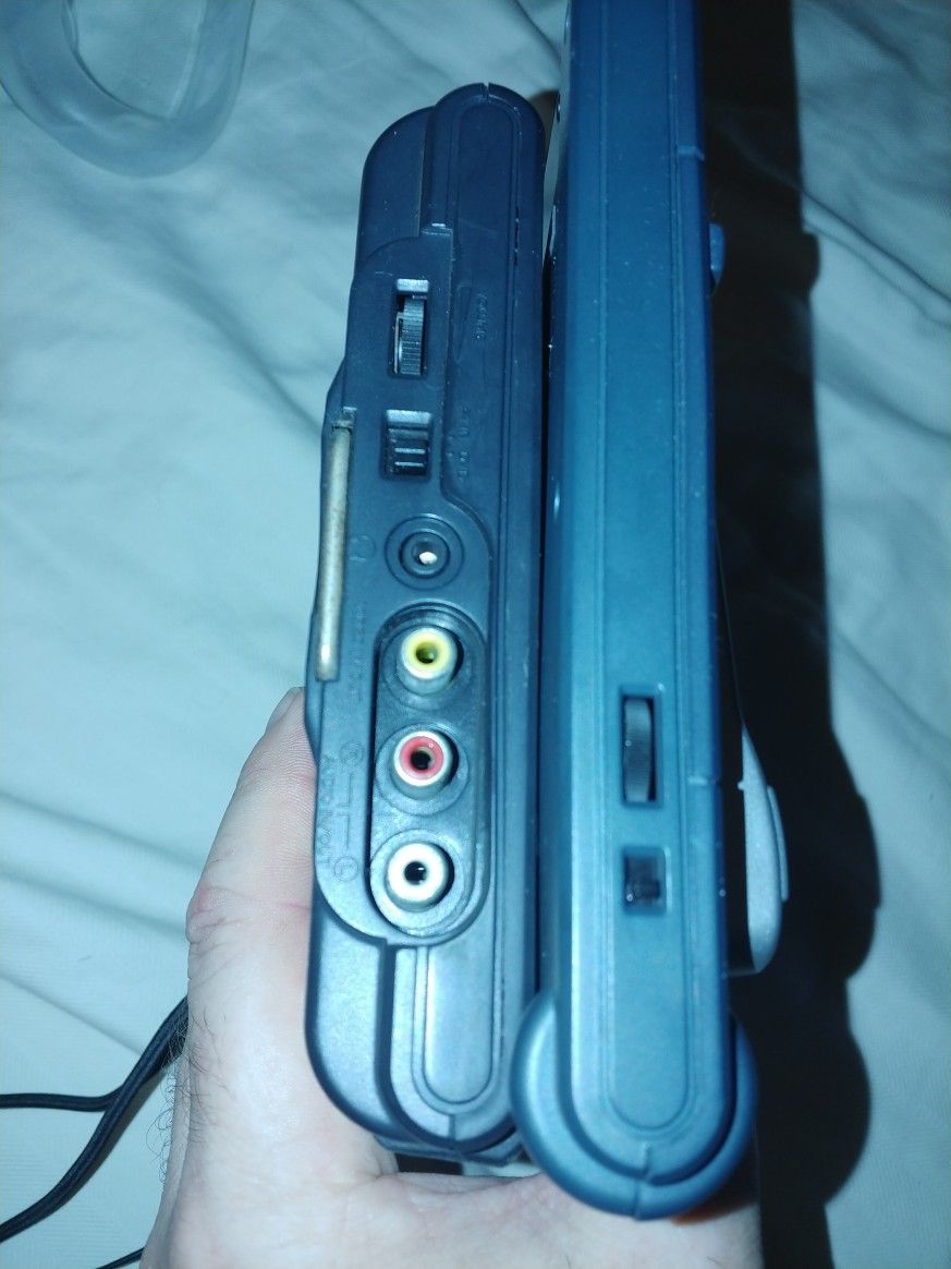Portable DVD player
