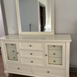 Dresser & Mirror