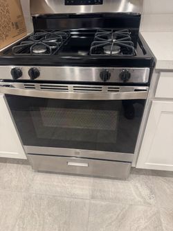GE 4-Burner Gas Range/Stove – Stainless Steel – Excellent Condition