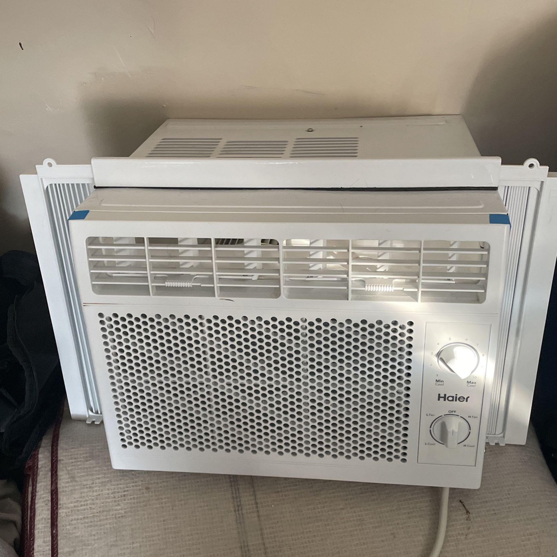 Hailer Window Air Conditioner for Sale in Hagerstown, MD OfferUp
