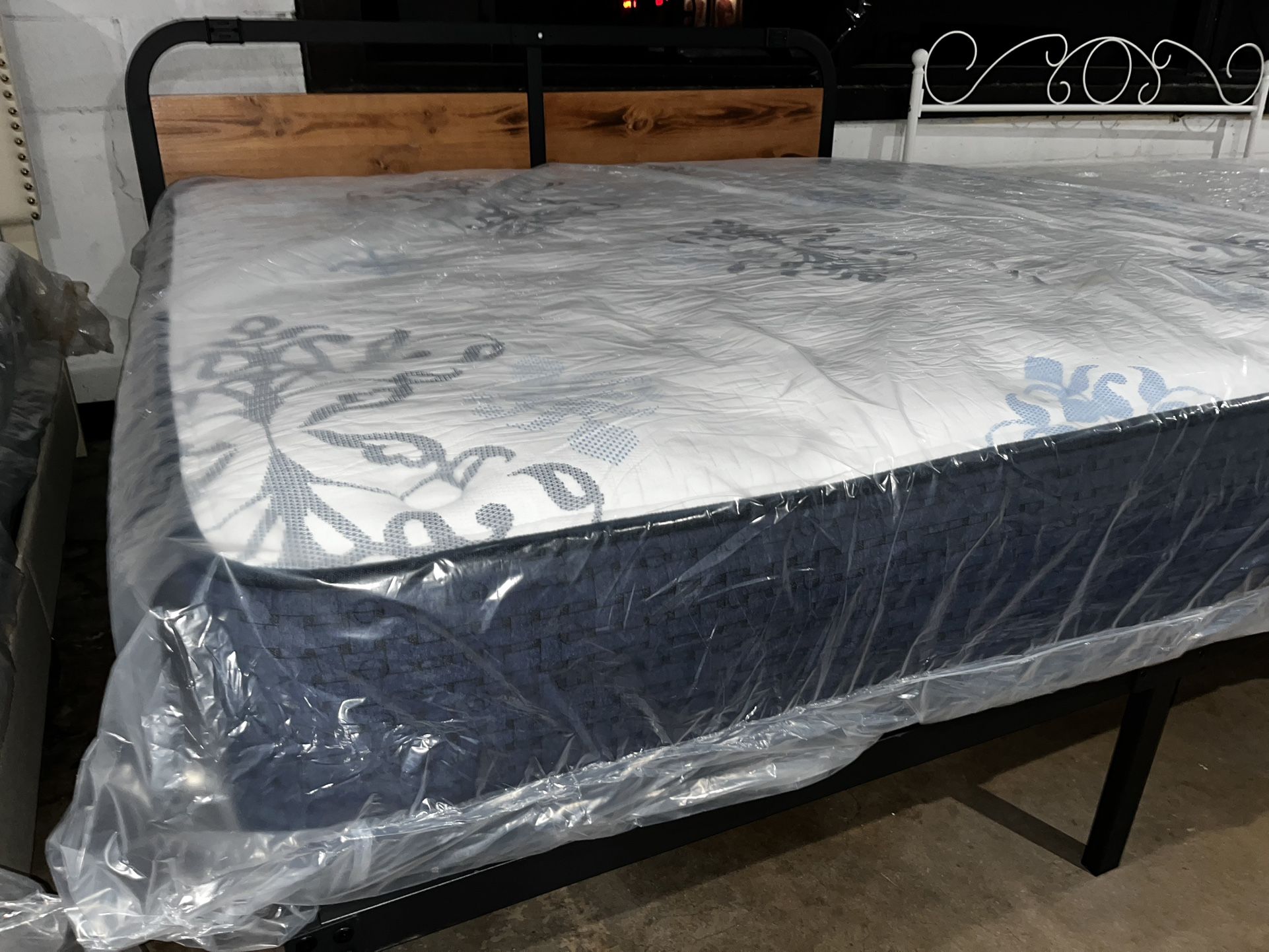 Need A Mattress Urgently? Bring Home A New 13.5” Inch Comfy Firm King