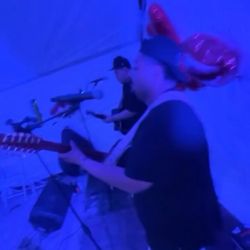 Guitarras Con Tuba O Tololoche 