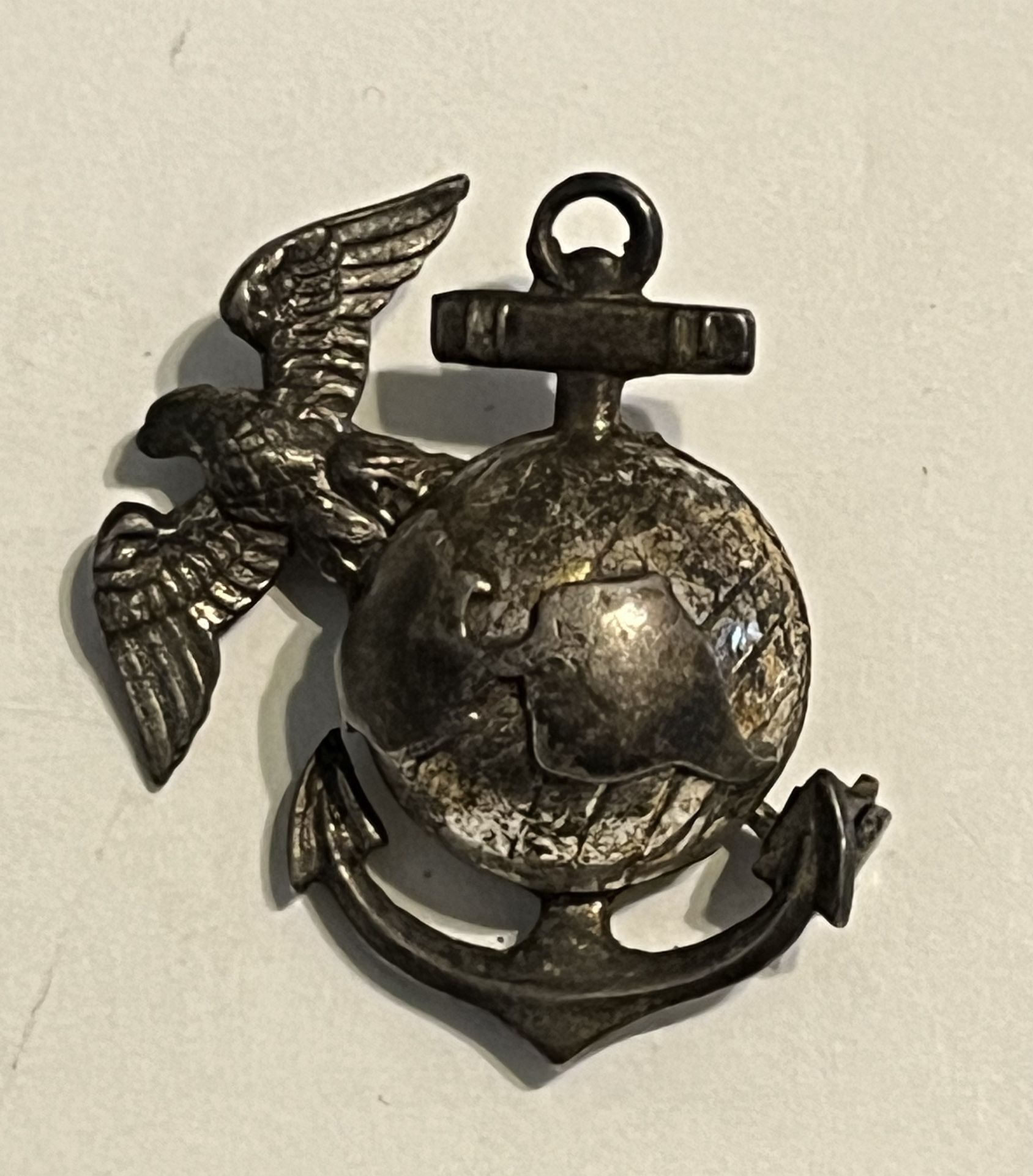 Excellent vintage WWII USMC STERLING Eagle, Globe, and Anchor (EGA) pin.