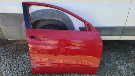 2016 - 2022 HONDA HRV HR-V RIGHT FRONT DOOR USED OEM. NC31