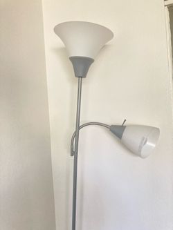 Floor lamp with bulbs