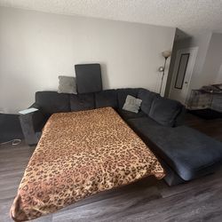 Pull-Out Sectional Couch – Good Condition – MUST GO ASAP