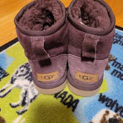 Magenta/purple Warm Uggs