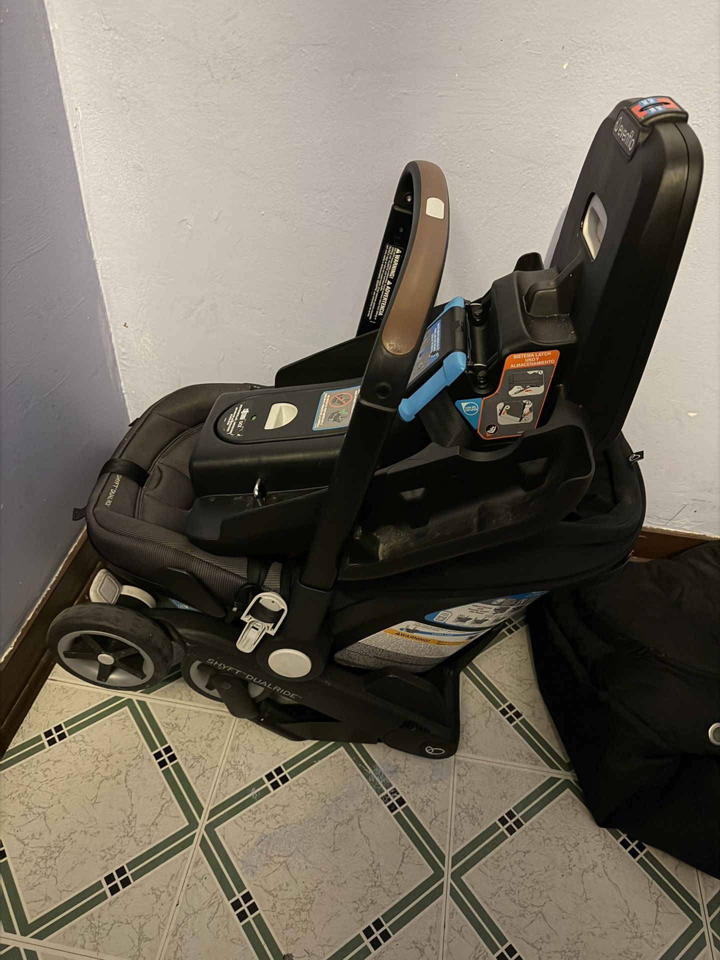 Evenflo Shyft Dualride