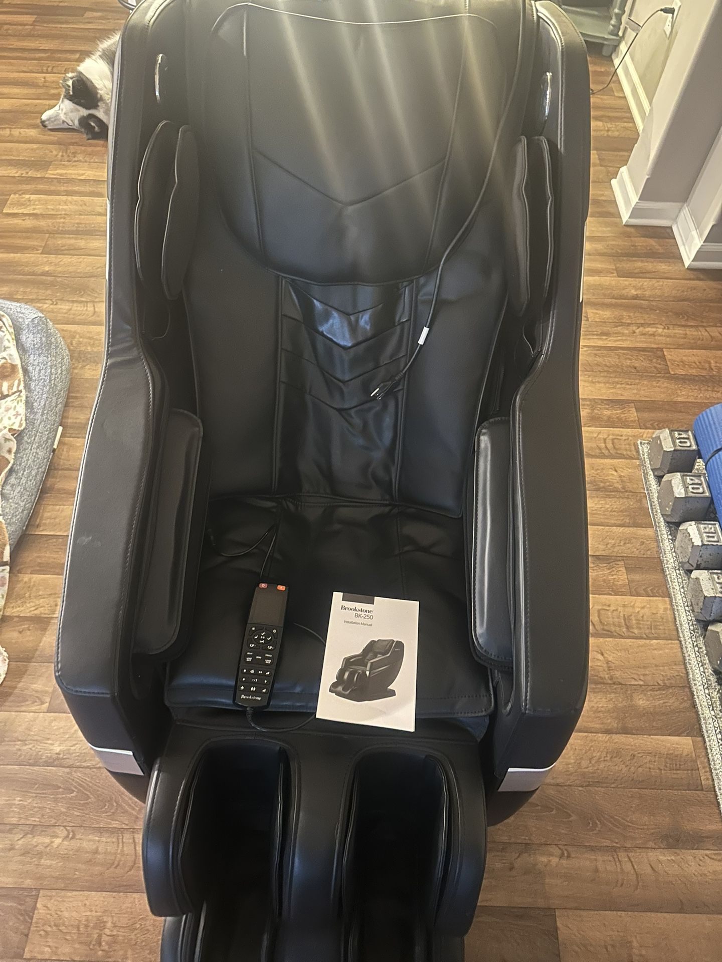 Brookstone BK-250 Massage Chair