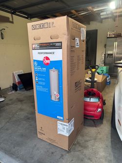 New 40 gallon Rheem water heater