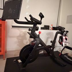 Peloton Bike Plus- LIKE NEW