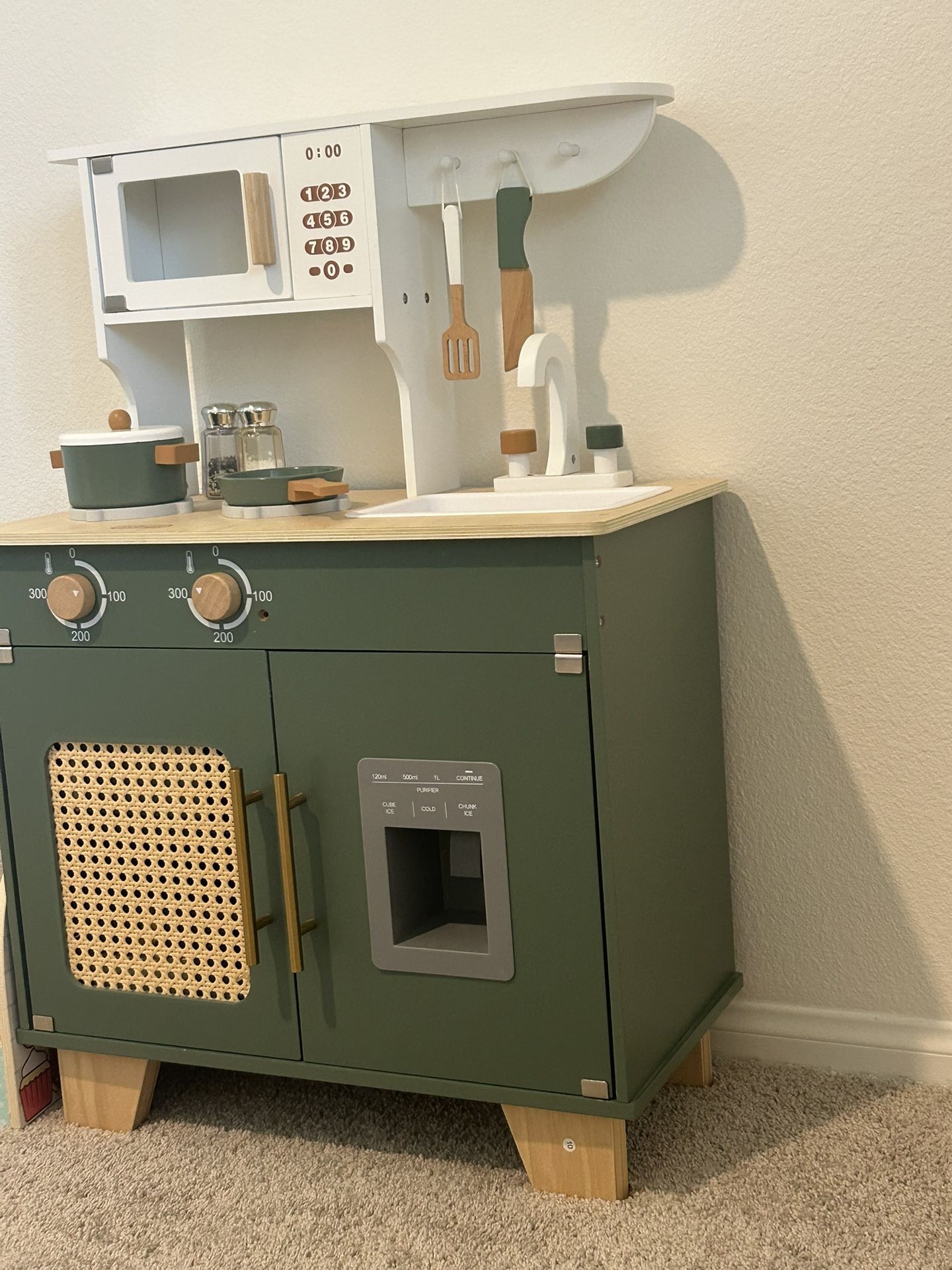 Play Kitchen 