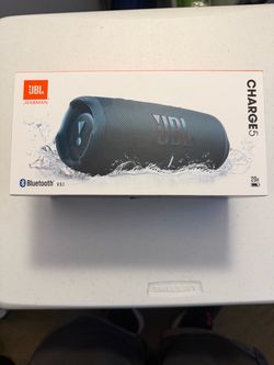 JBL Charge 5 - Portable Waterproof Speaker - Blue