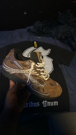 Bottegas , size 9 men runs big, designer shoe
