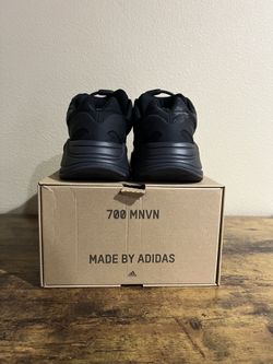 Yeezy 700 MNVM triple black