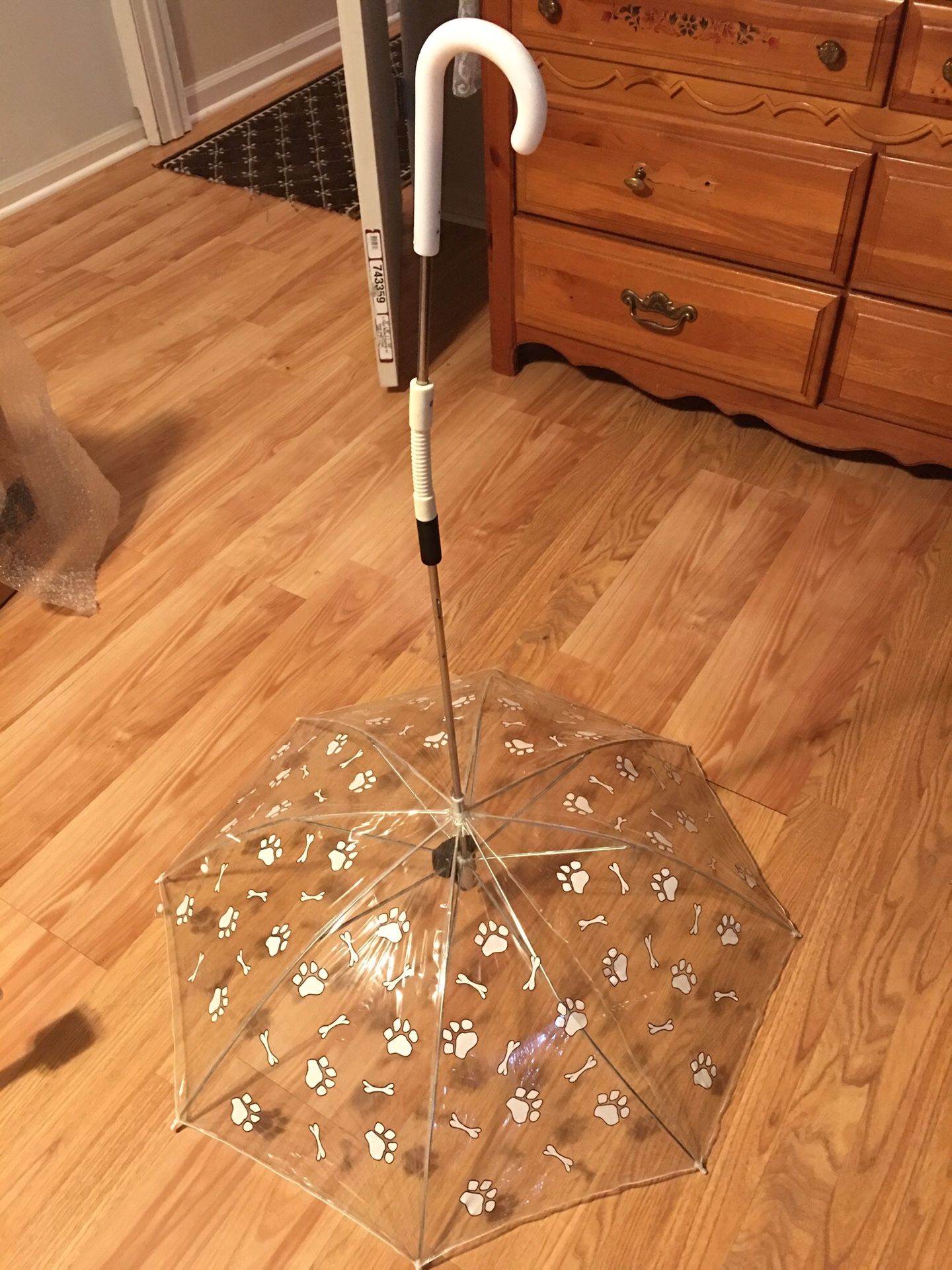 dog umbrella ππΆ $15 Wide 31/2 , long 51/2 inches handle . Umbrella 3 feet long