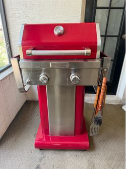 Used Kitchen Aid Gas Grill with cover