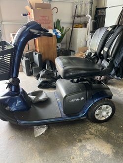 Pride Victory 10 Mobility Scooter – Excellent Condition