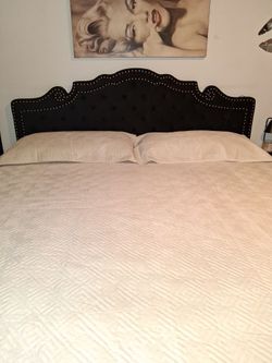 King size cream velvet quilt with shams