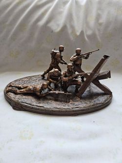 Call Of Duty WWII 2017 Valor Collection Figure 15 Inches Long Good Condition