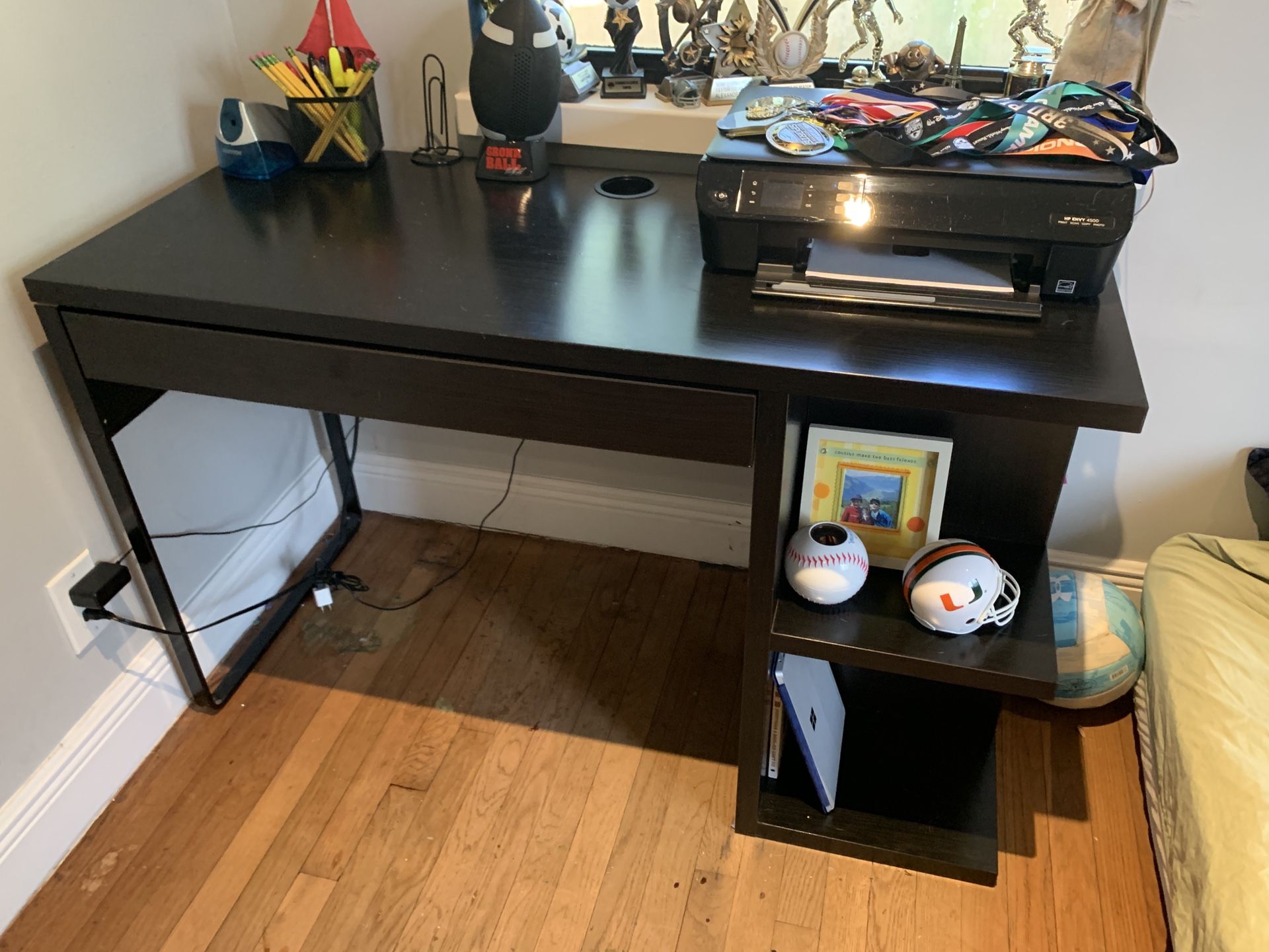 IKEA Micke Desk