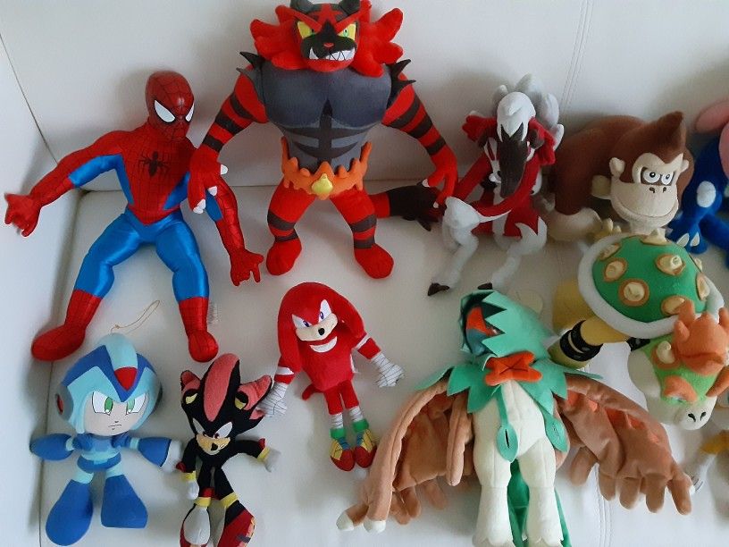 Stuffed Animals / Plushies And Action Figurines
