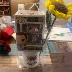 Dorothy pop cup and flower  