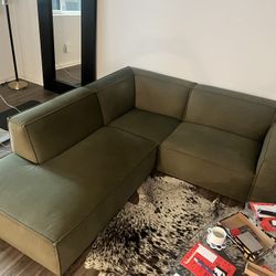 Excellent Couch HARDLY USED VERY CLEAN 