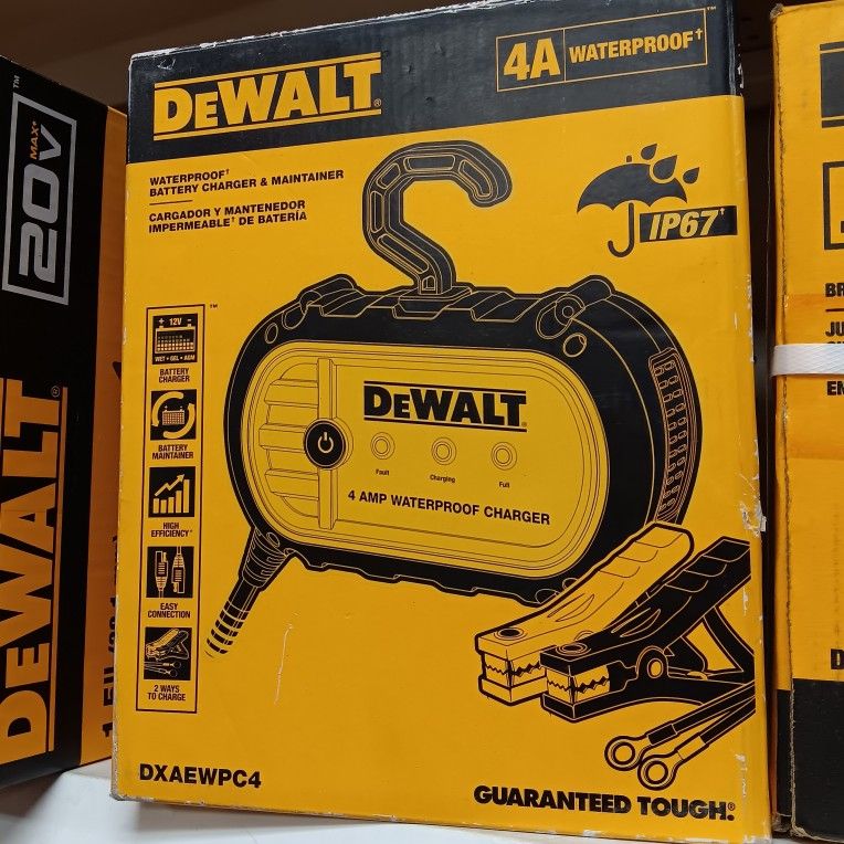 Dewalt New  Battery Charger And Maintainer 