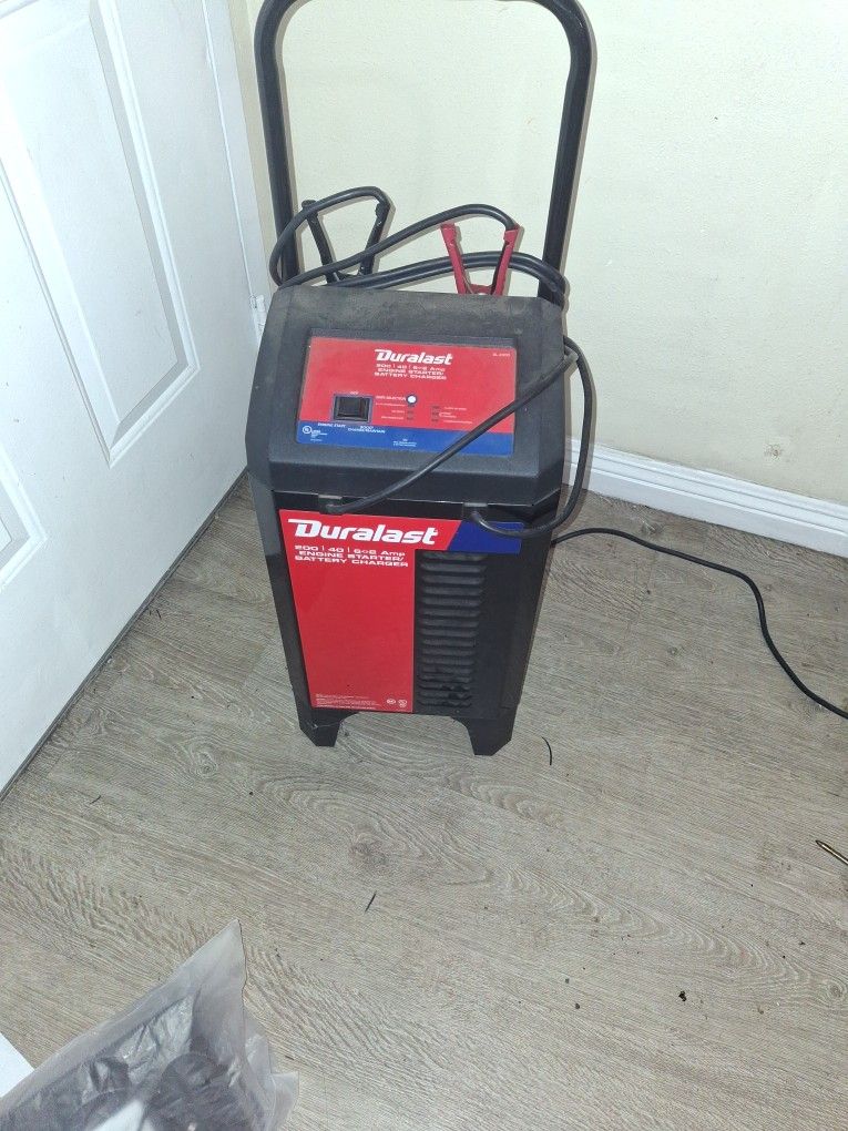 Duralast Engine Starter/ Battery Charger