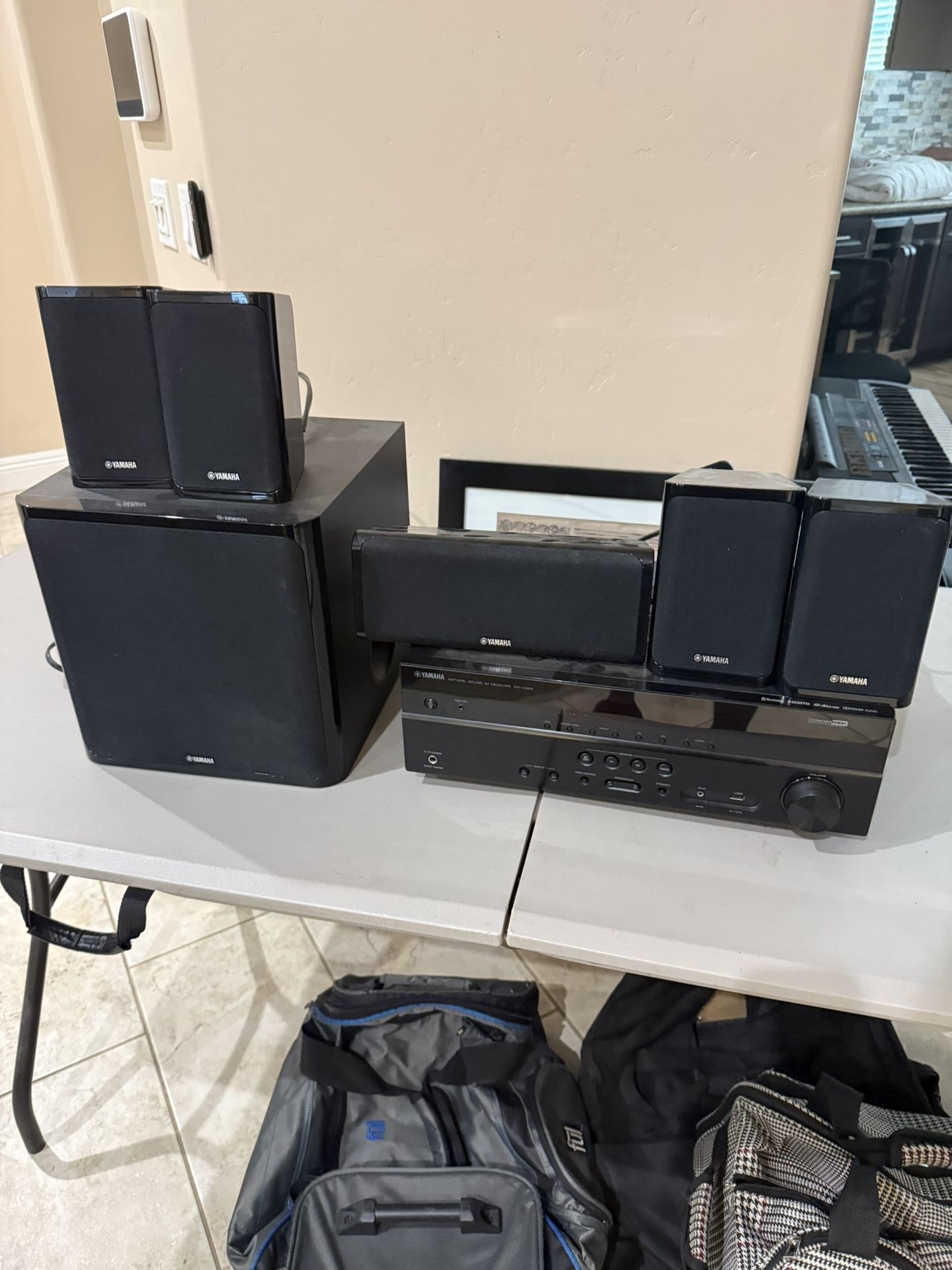 Yamaha YHT-4930UBL 5.1-Channel