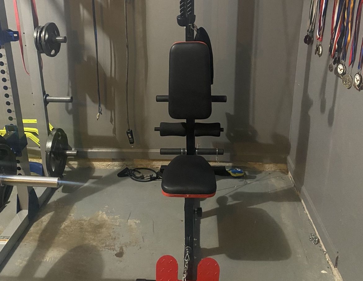 Lat Pull Down Machine