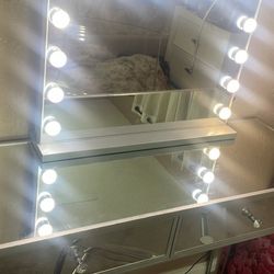 Vanity Table With Mirror And Chair 