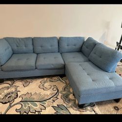 Sectional With Right Hand Chaise 
