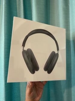 AirPod max USB C MIDNIGHT BRAND NEW SEALED