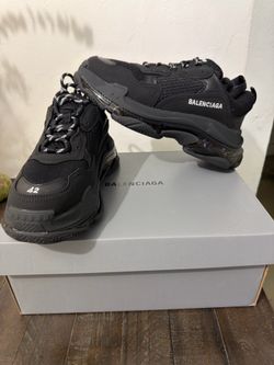 Balenciaga triple S. NO LED
