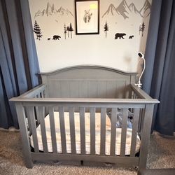 Soho Baby Chandler Premium 4-in-1 Convertible Crib – Curved Headboard- mattress included