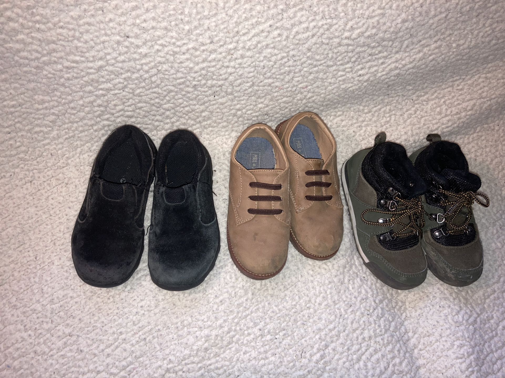 3 Pairs Of Toddler Shoes Size 11