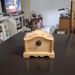 Solid Wood Jewelry Trinket Box, Hinged W/Latch Treasure Chest Look In Solid Wood 4.75"H X 6.25"W X 4.25"D